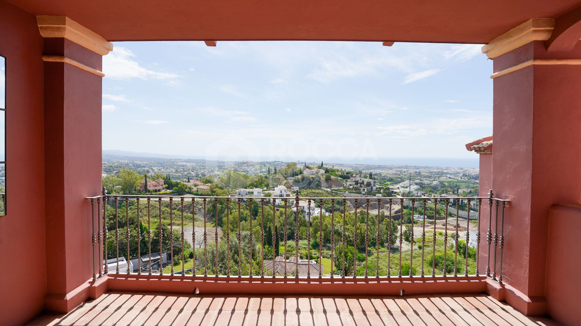 Elegant Apartment in Monte Halcones: A Luxurious Retreat