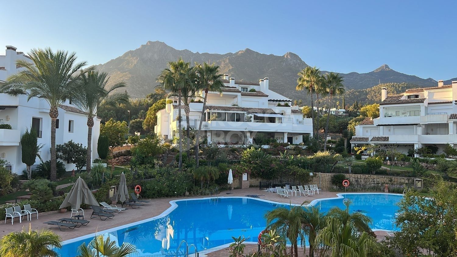 Luxurious Duplex Penthouse in Monte Paraíso Country Club, Marbella