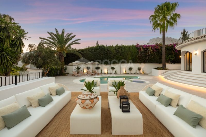 A Captivating Villa in Marbella's Scenic Landscape