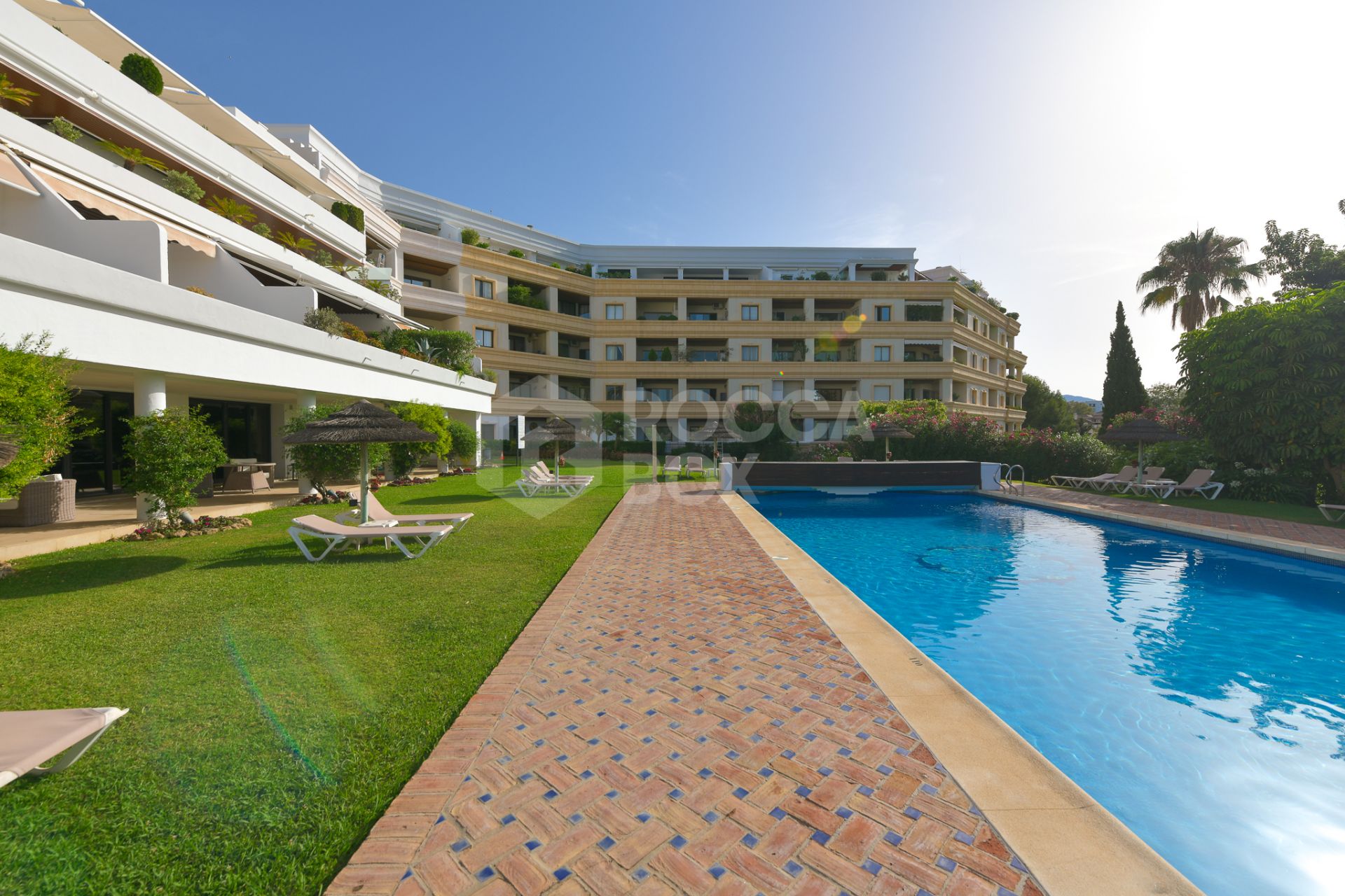 Penthouse with Stunning Golf and Sea Views in Nueva Andalucia