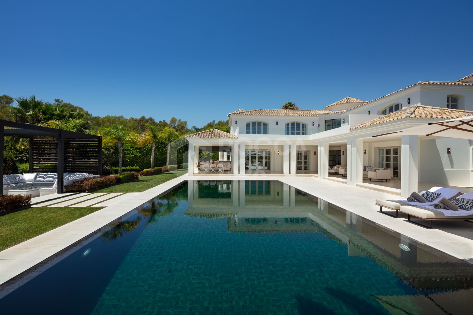 Magnificent Villa Overlooking Los Naranjos Golf Course