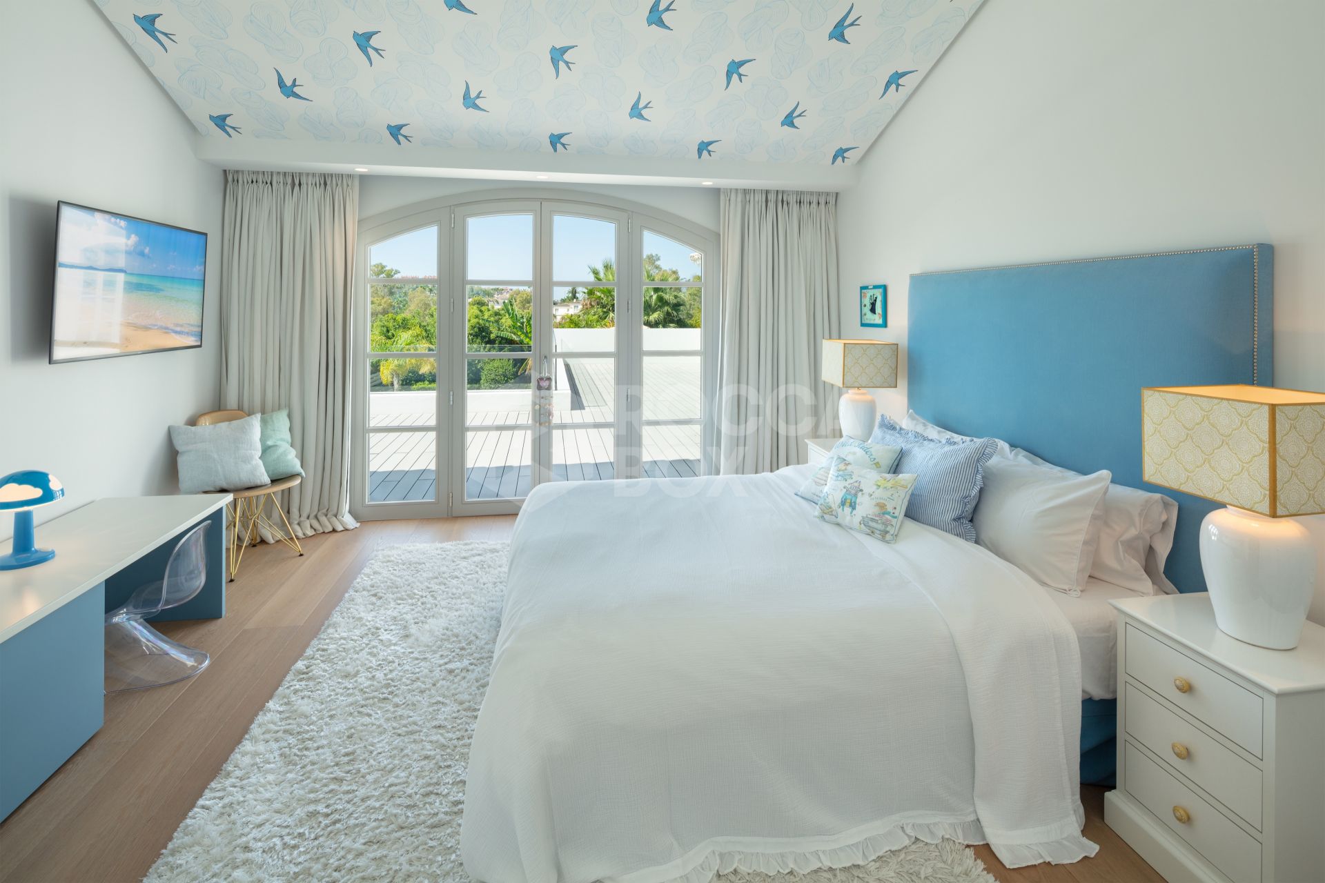 Magnificent Villa Overlooking Los Naranjos Golf Course