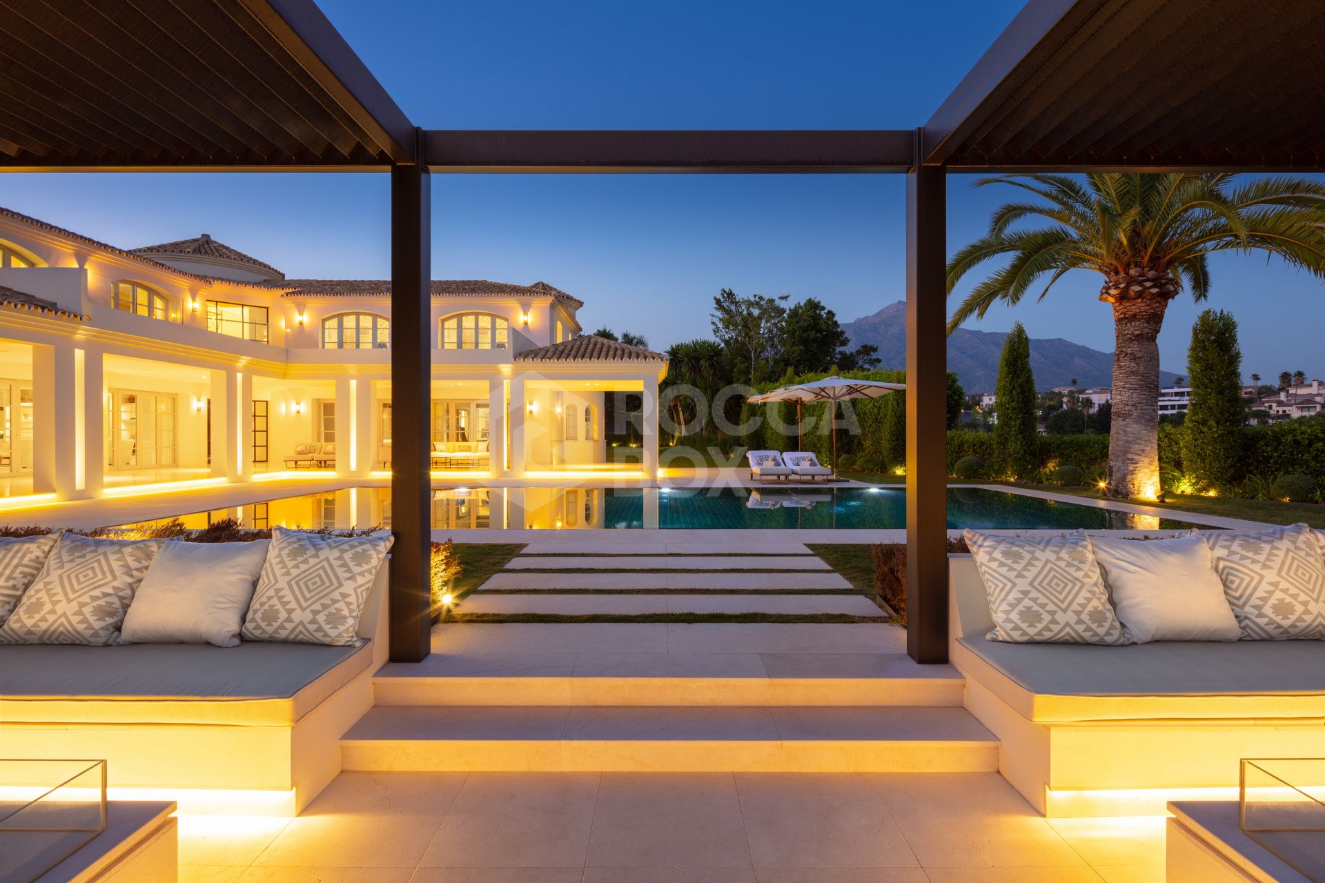 Magnificent Villa Overlooking Los Naranjos Golf Course