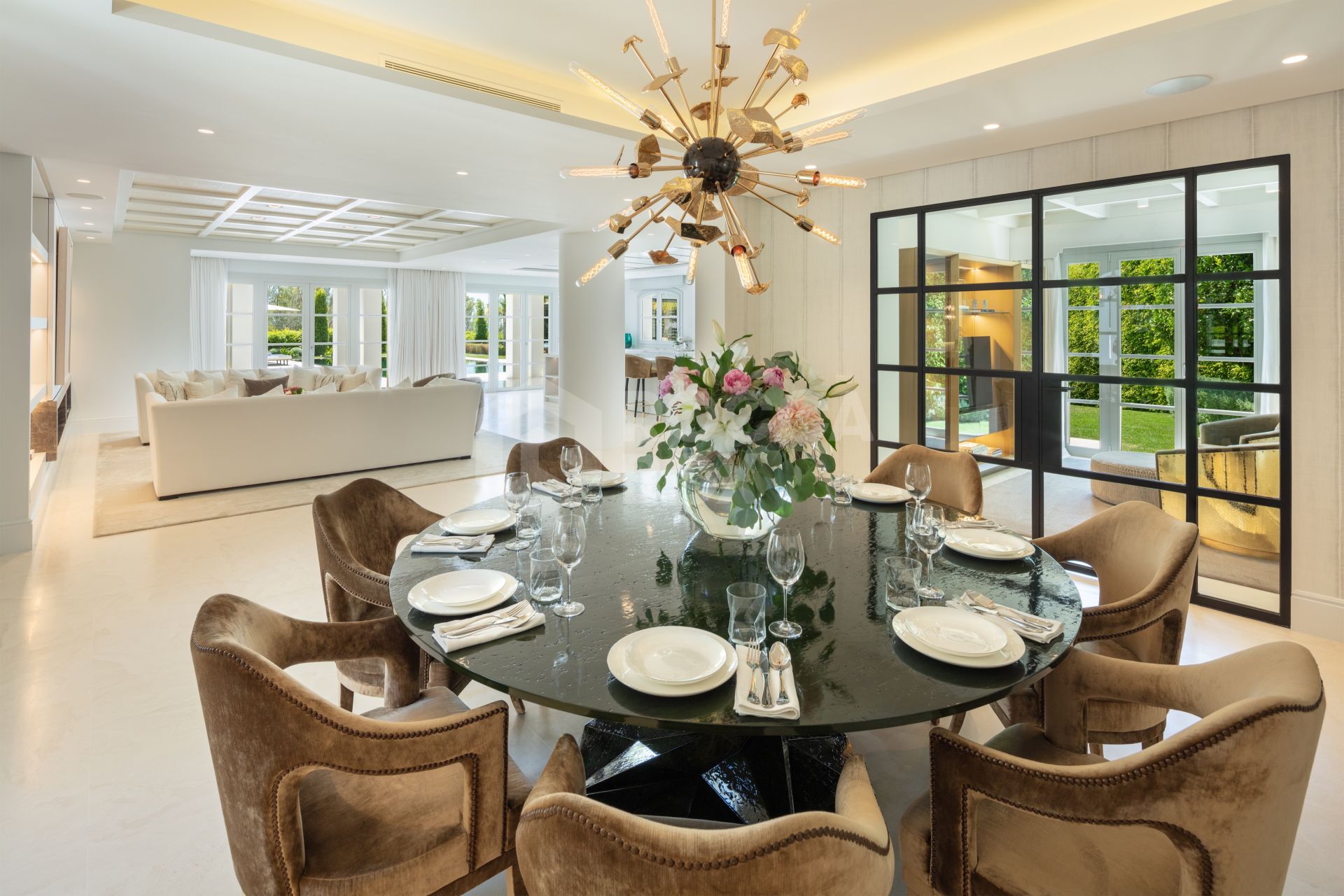 Magnificent Villa Overlooking Los Naranjos Golf Course