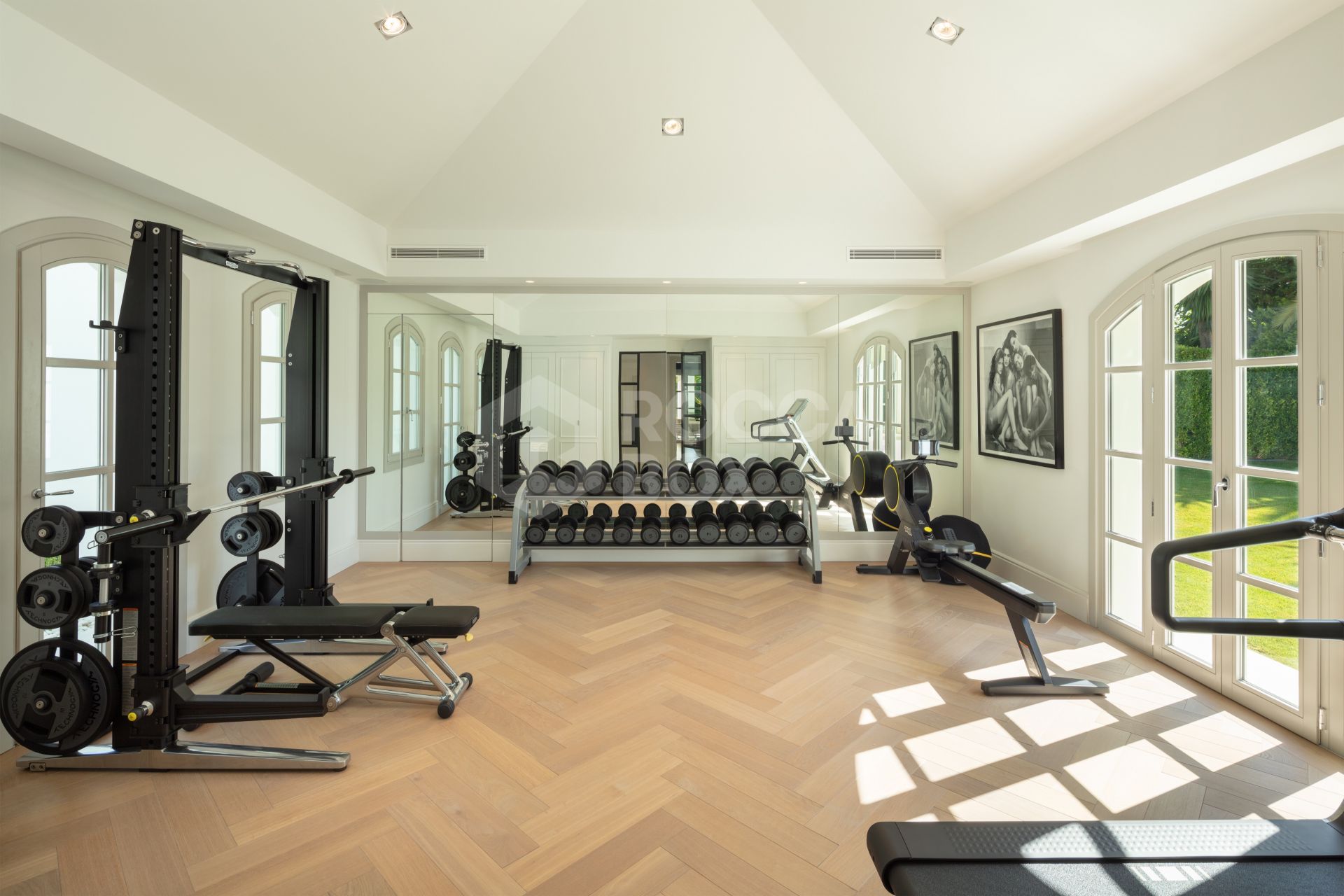 Magnificent Villa Overlooking Los Naranjos Golf Course