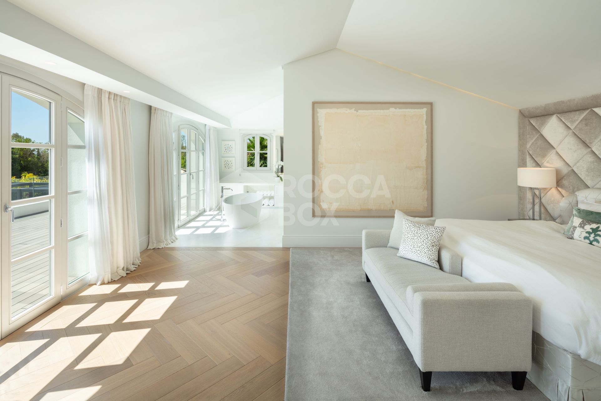 Magnificent Villa Overlooking Los Naranjos Golf Course