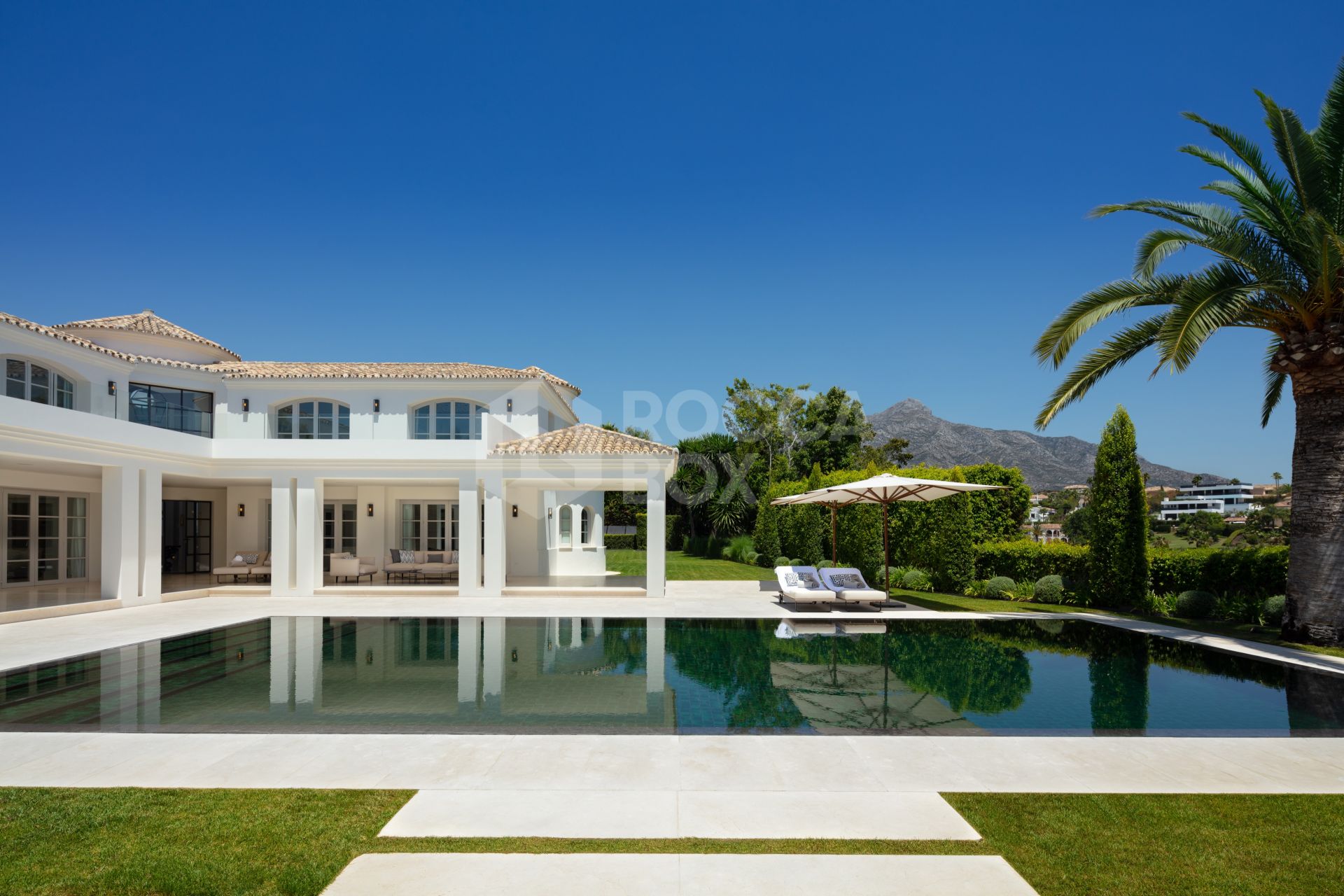 Magnificent Villa Overlooking Los Naranjos Golf Course