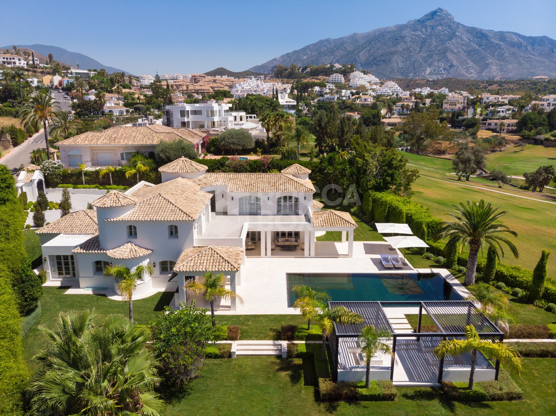 Magnificent Villa Overlooking Los Naranjos Golf Course