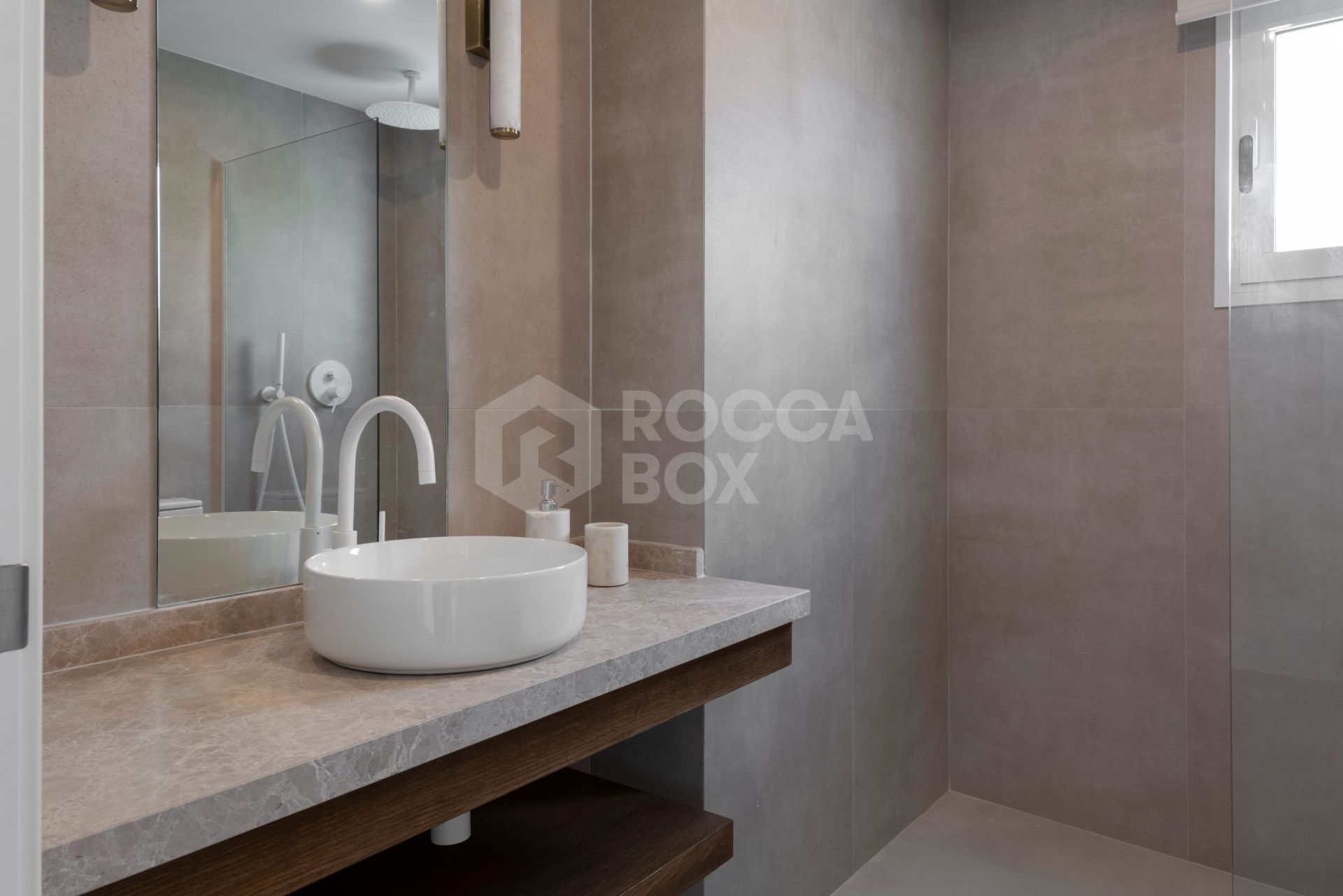 Exquisite Townhouse in Prestigious Gated Community