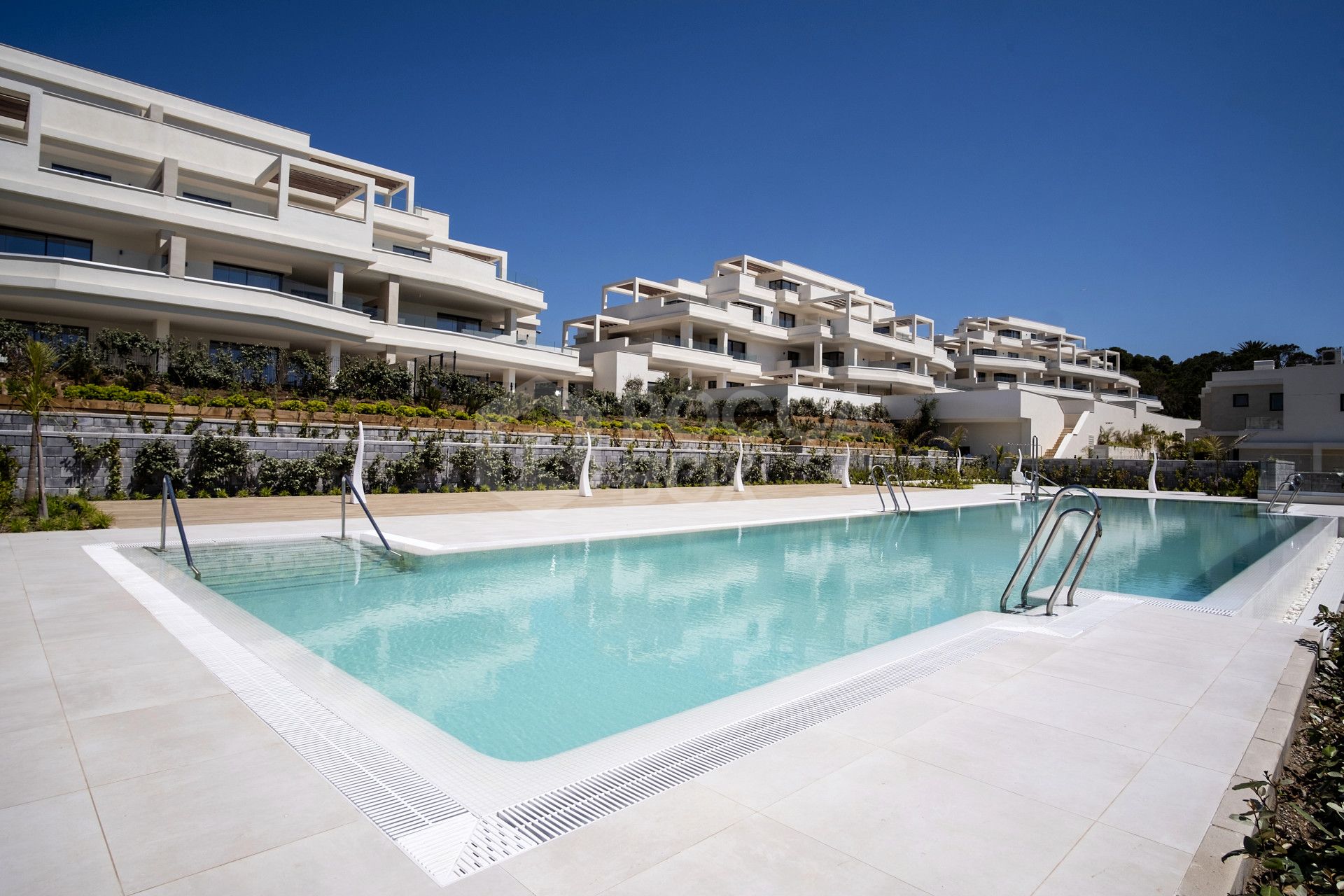 Modern Ground Floor Apartment with Sea Views and Private Garden