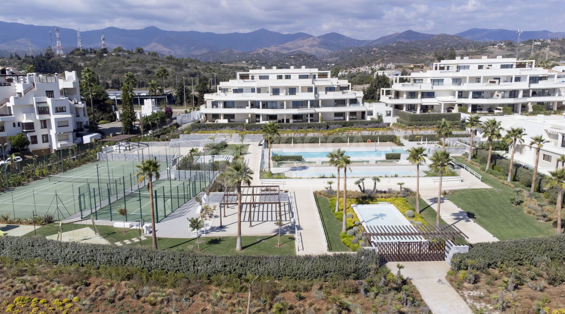 Modern Ground Floor Apartment with Sea Views and Private Garden