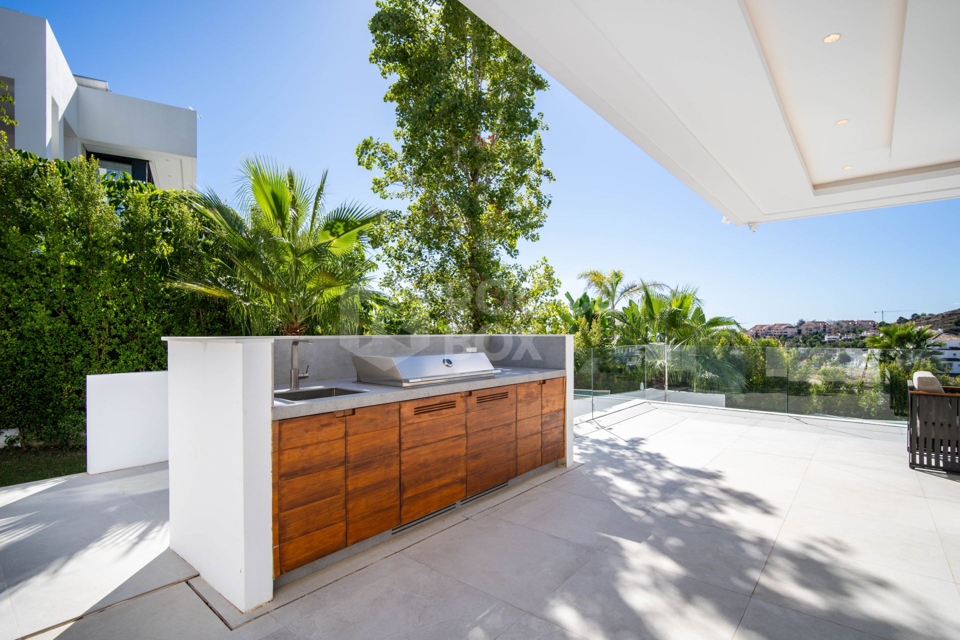 Superb Modern Villa with a Prime Location in Nueva Andalucía