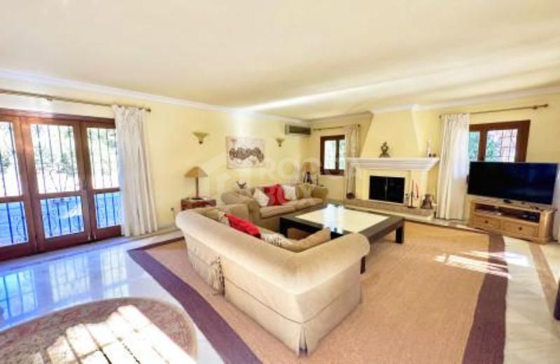 Villa for Sale in Benahavis