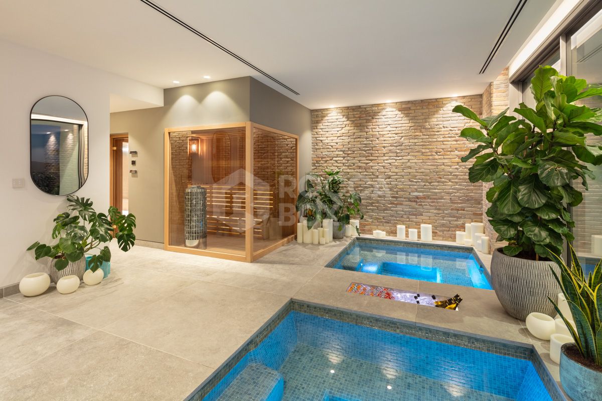 Modern Marvel of Luxury Living in La Quinta's Exclusive Hills
