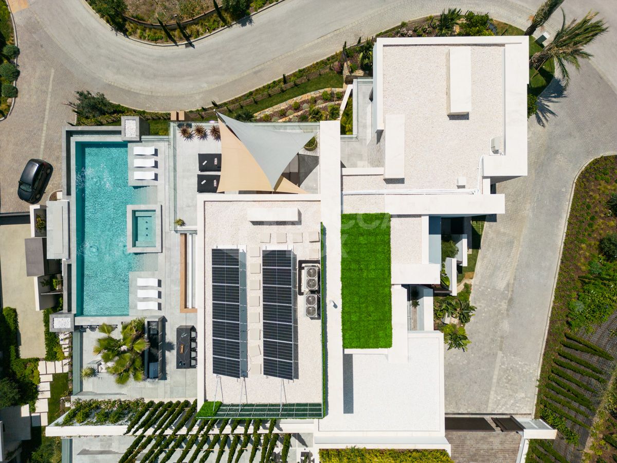 Modern Marvel of Luxury Living in La Quinta's Exclusive Hills