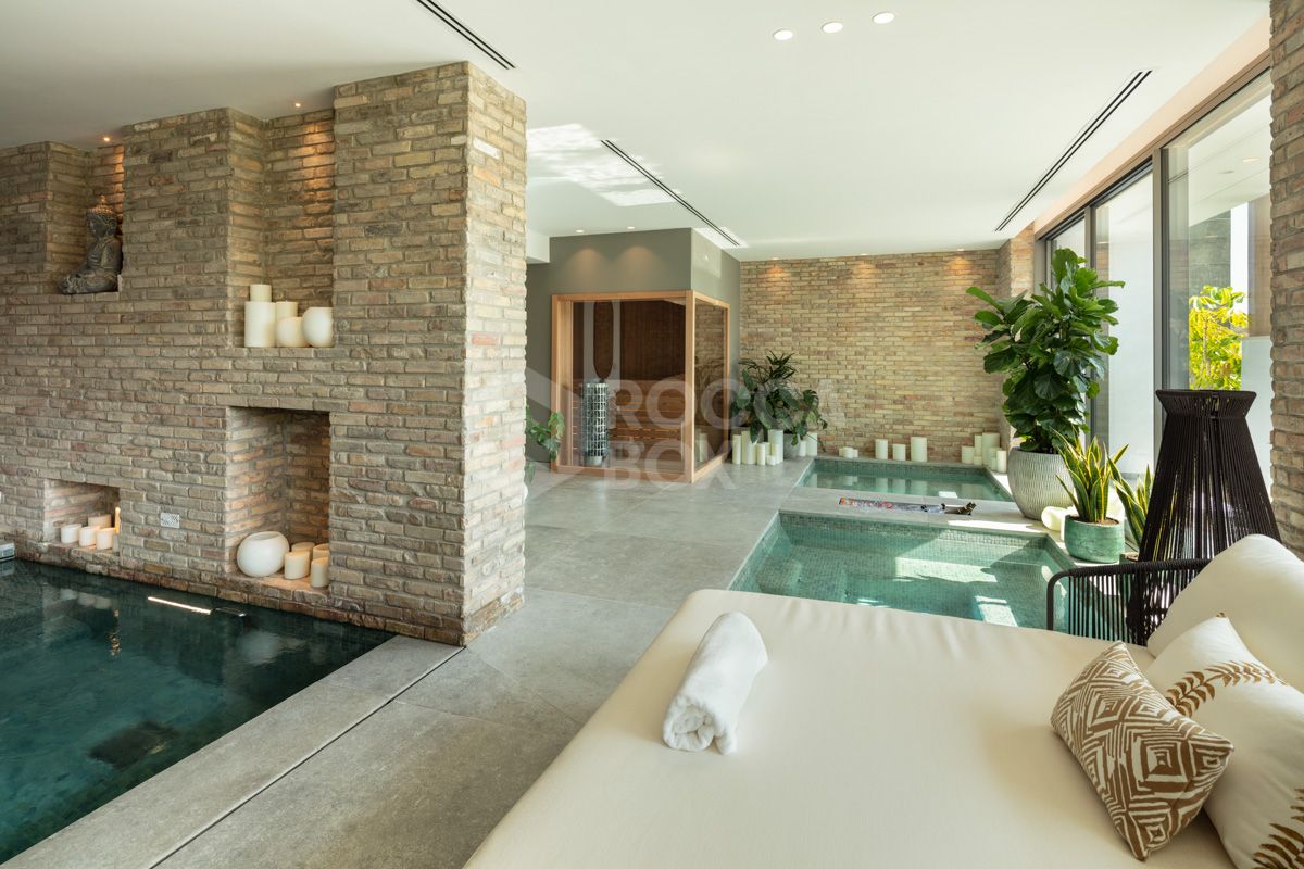 Modern Marvel of Luxury Living in La Quinta's Exclusive Hills