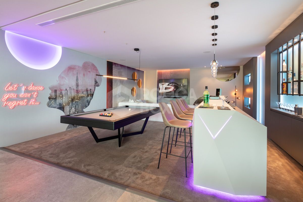 Modern Marvel of Luxury Living in La Quinta's Exclusive Hills