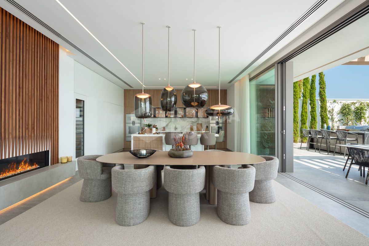 Modern Marvel of Luxury Living in La Quinta's Exclusive Hills