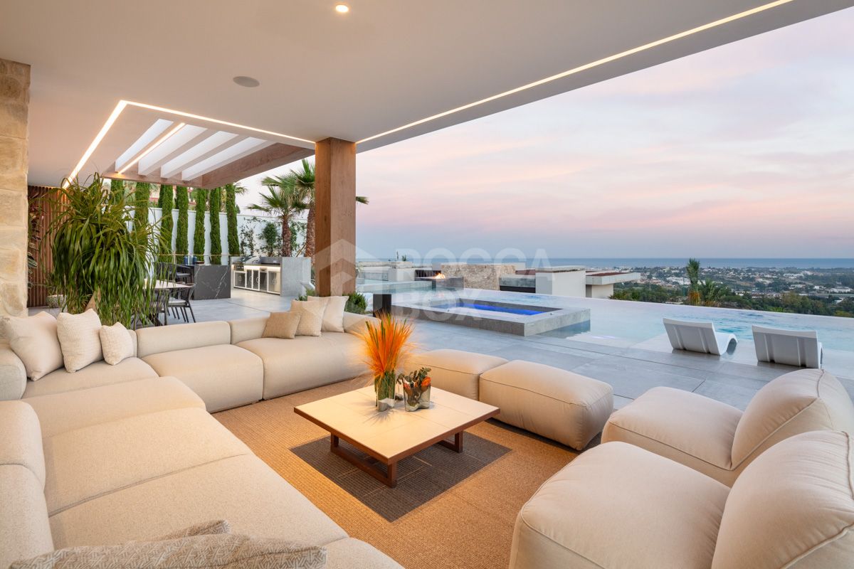 Modern Marvel of Luxury Living in La Quinta's Exclusive Hills