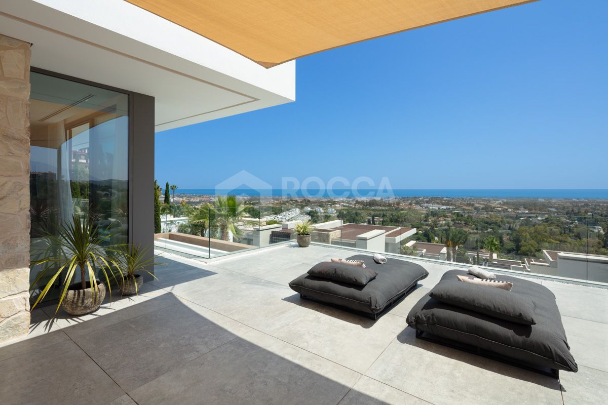 Modern Marvel of Luxury Living in La Quinta's Exclusive Hills