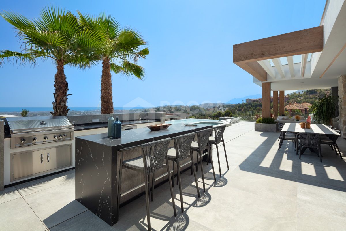 Modern Marvel of Luxury Living in La Quinta's Exclusive Hills