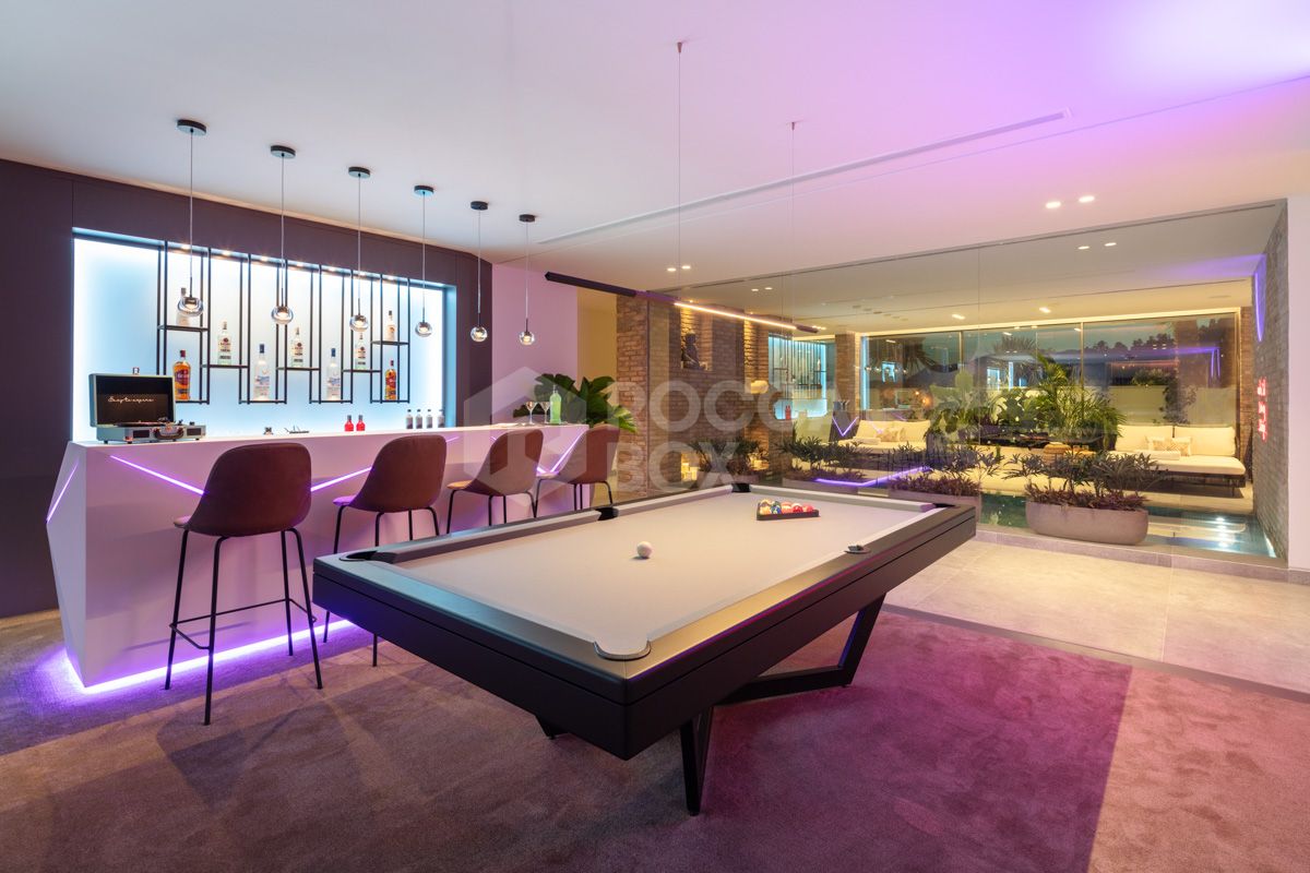 Modern Marvel of Luxury Living in La Quinta's Exclusive Hills
