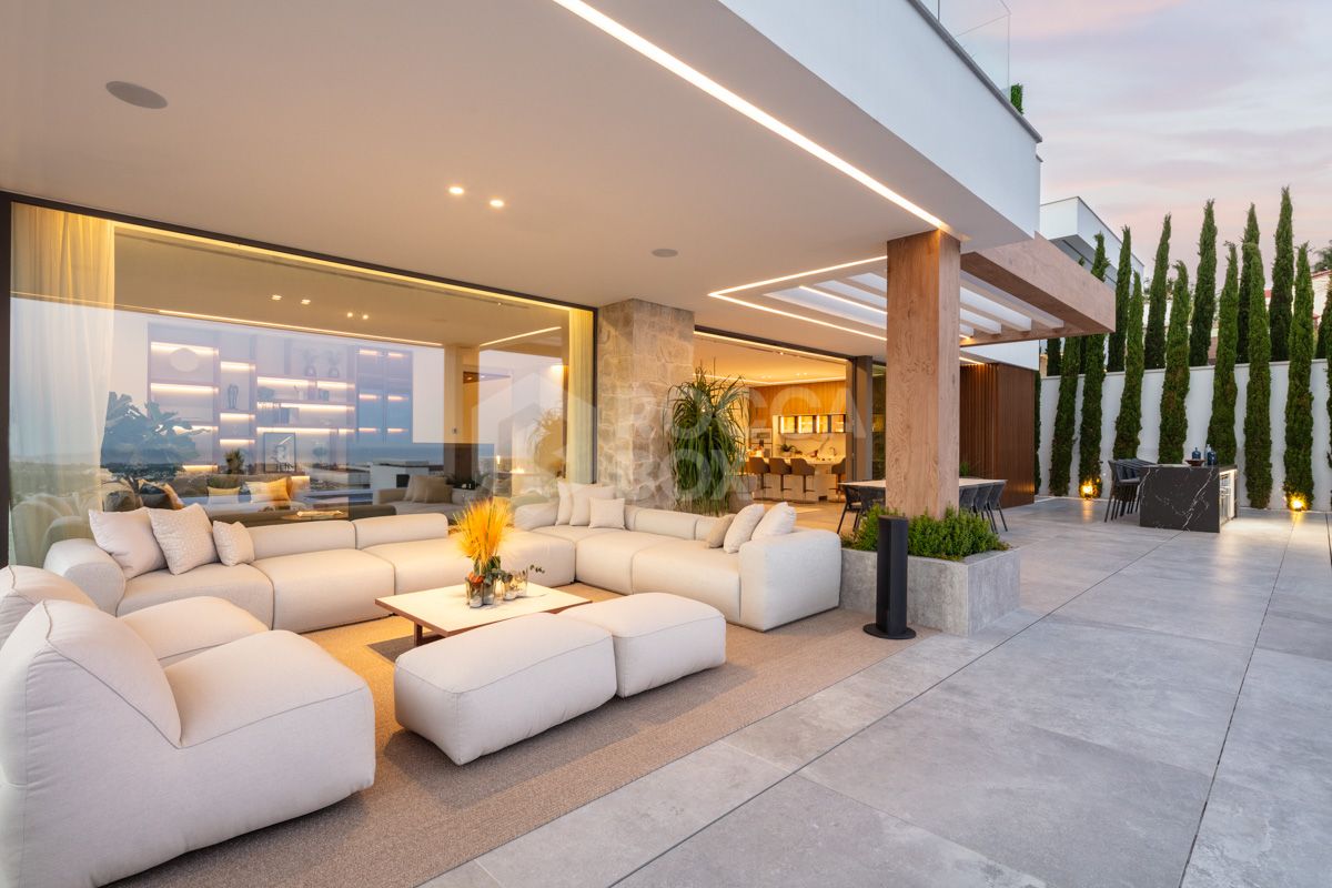 Modern Marvel of Luxury Living in La Quinta's Exclusive Hills