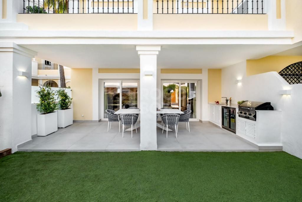 Serenity in Aloha Gardens: Renovated 4-Bedroom Townhouse