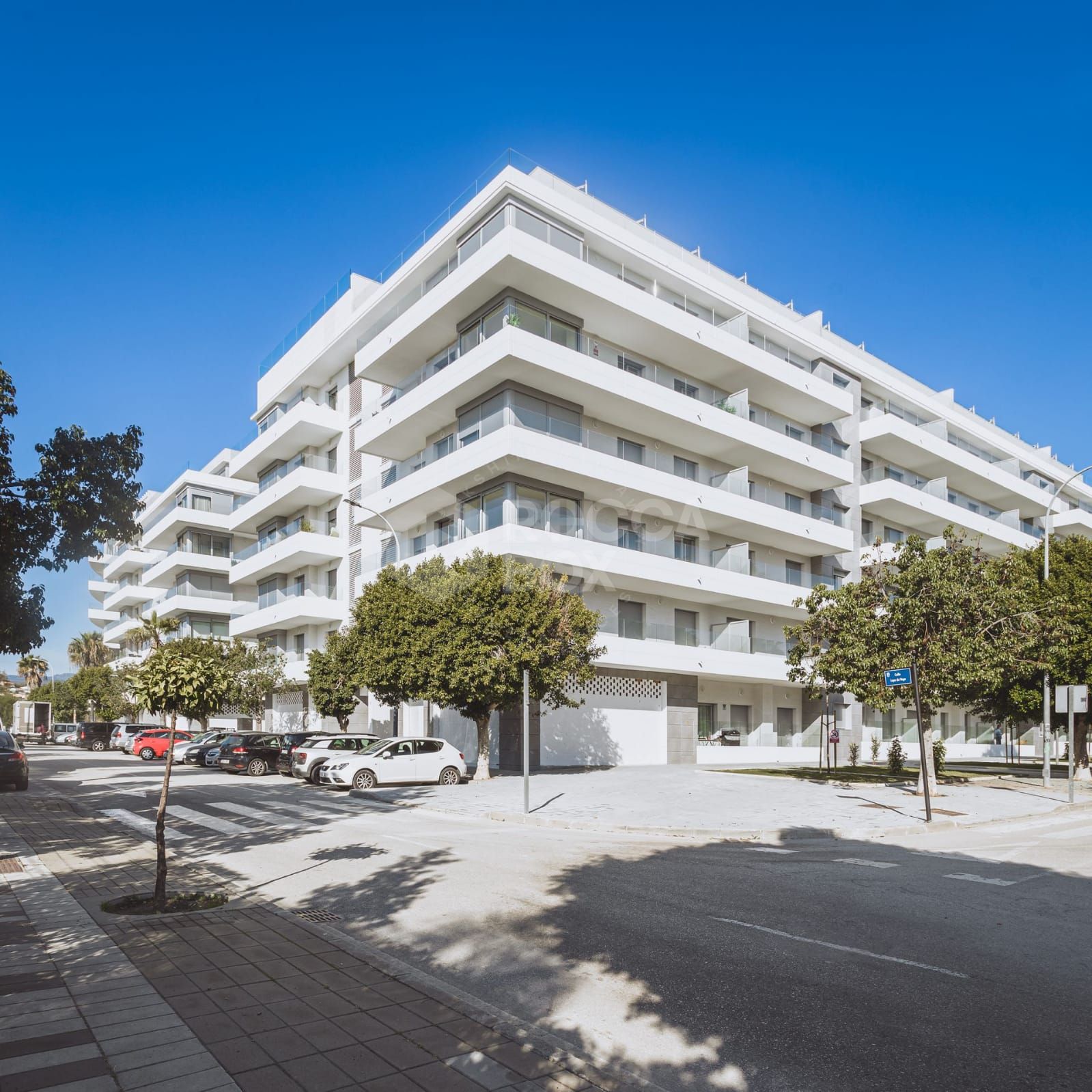 Modern Elegance apartment with communal gym and pool