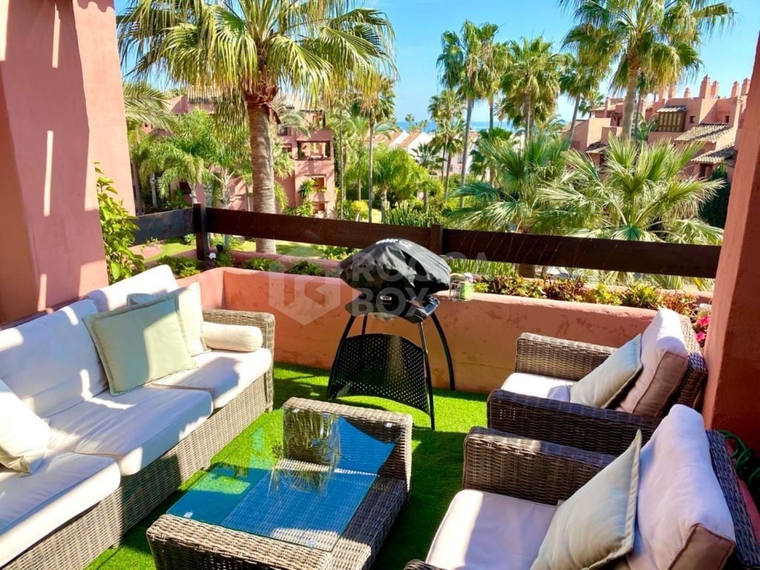 Penthouse in Marbella with Direct Access to Beach!