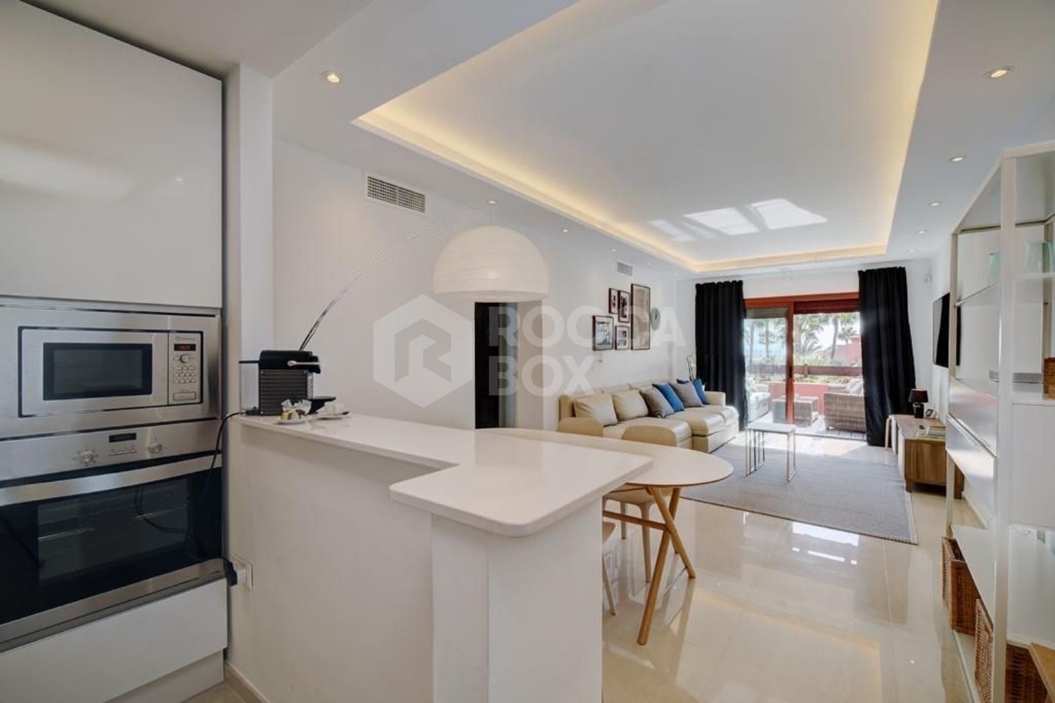 Penthouse in Marbella with Direct Access to Beach!