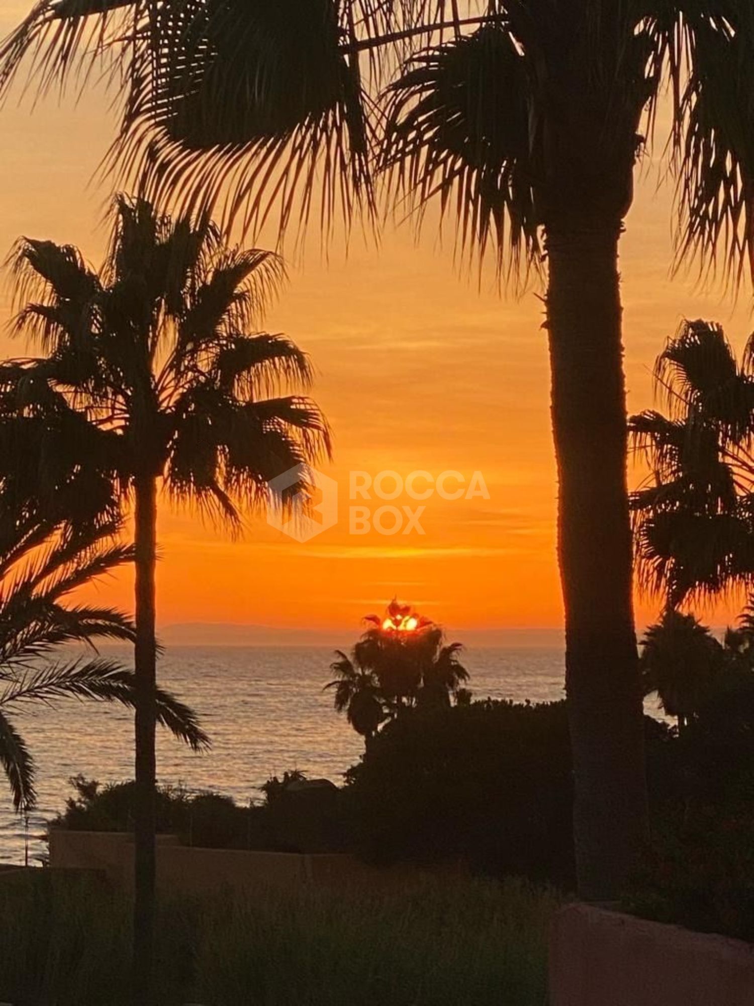 Penthouse in Marbella with Direct Access to Beach!