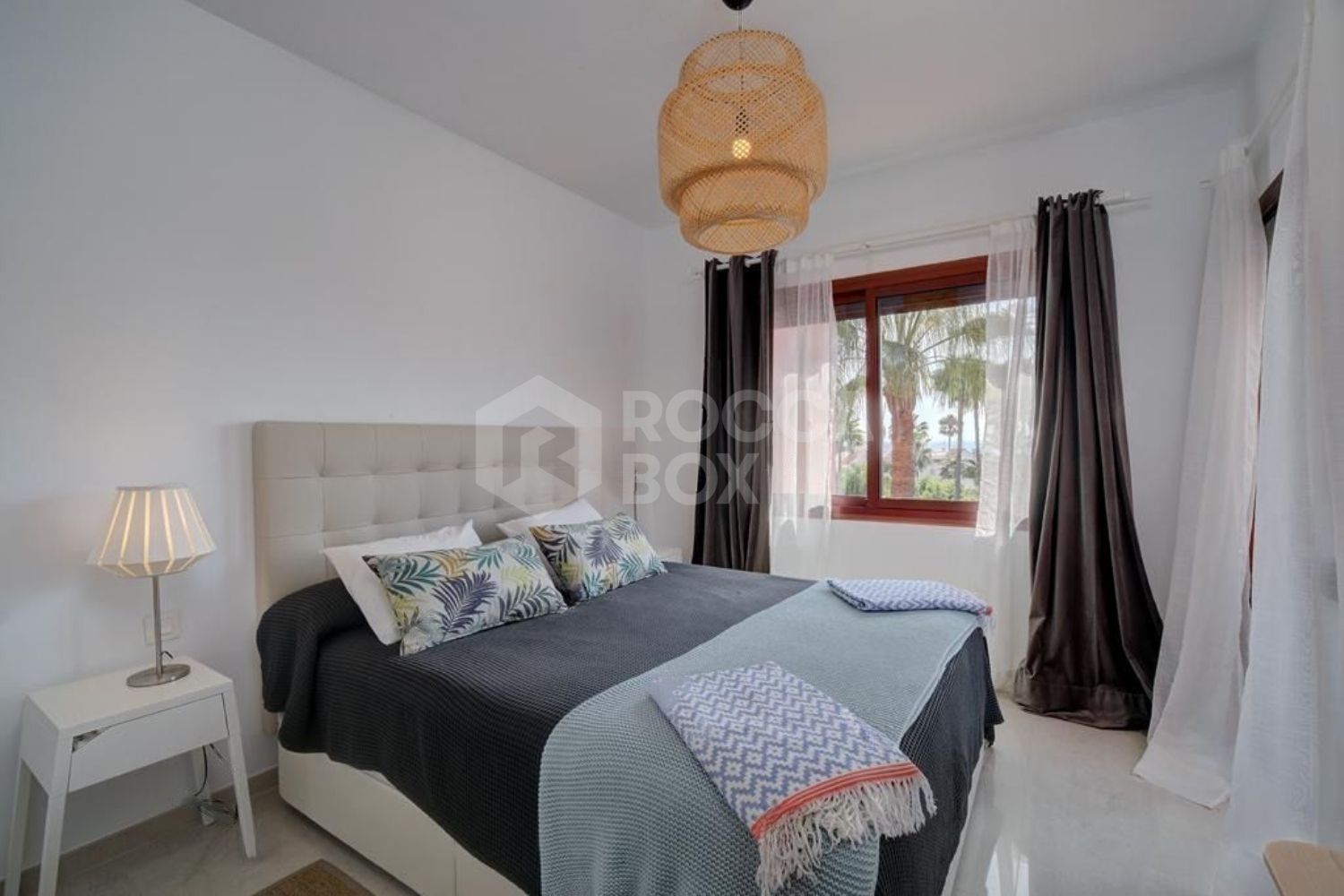 Penthouse in Marbella with Direct Access to Beach!