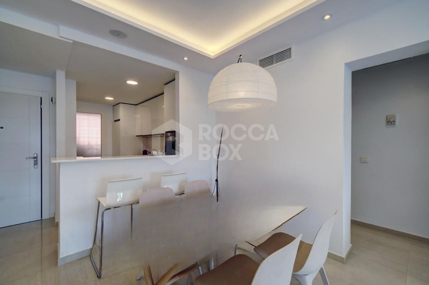 Penthouse in Marbella with Direct Access to Beach!