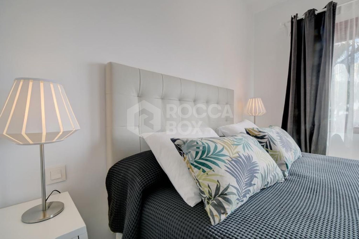Penthouse in Marbella with Direct Access to Beach!