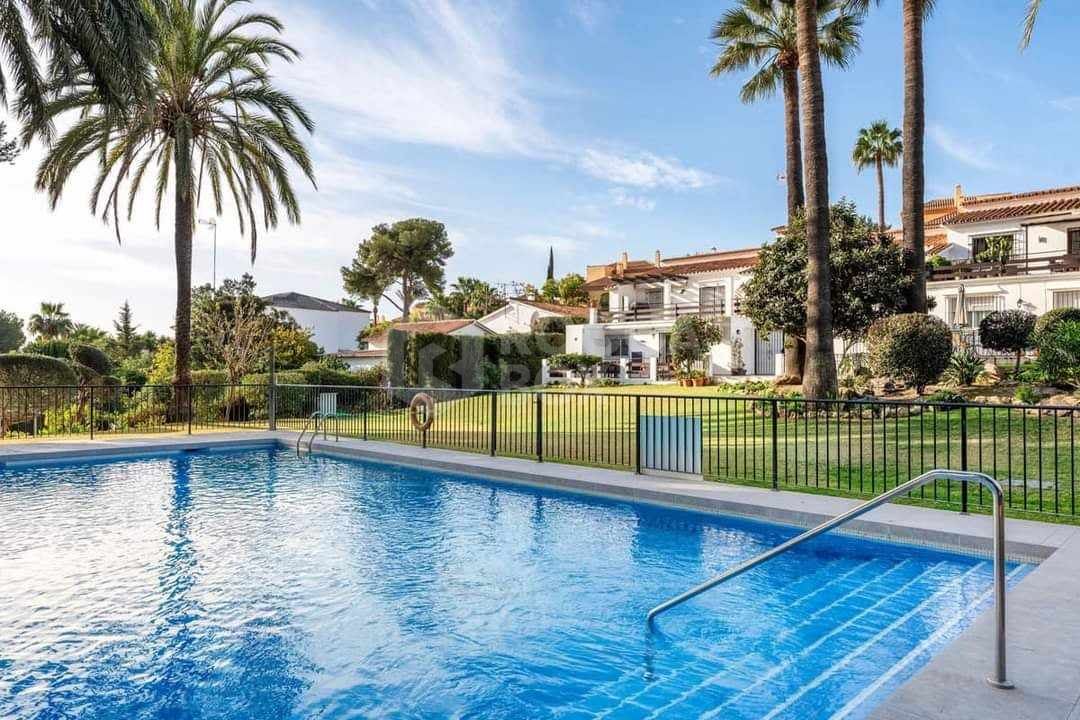 Charming Ground Floor Apartment in Nueva Andalucia, Marbella