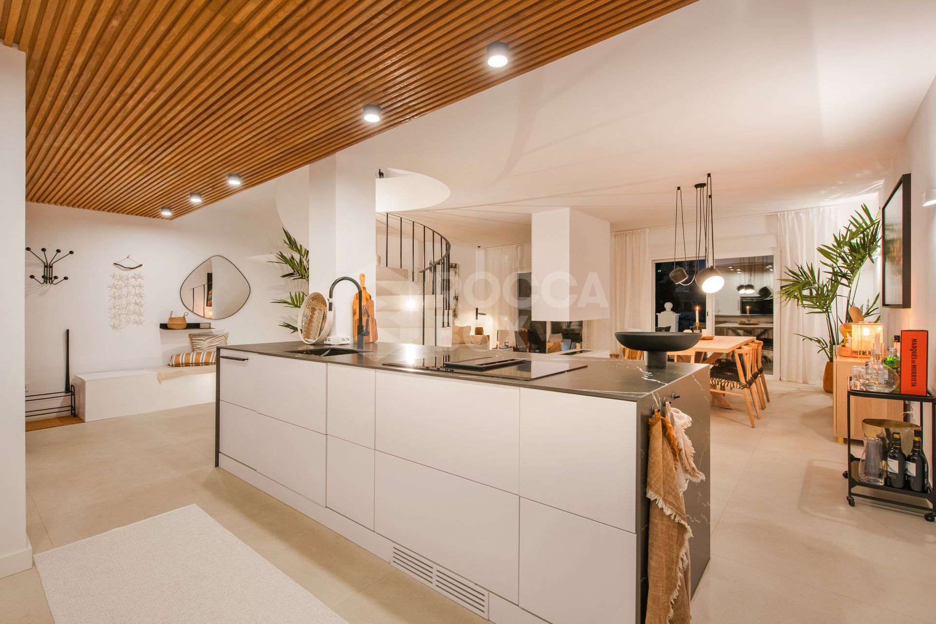 Luxurious Penthouse with Sea Views