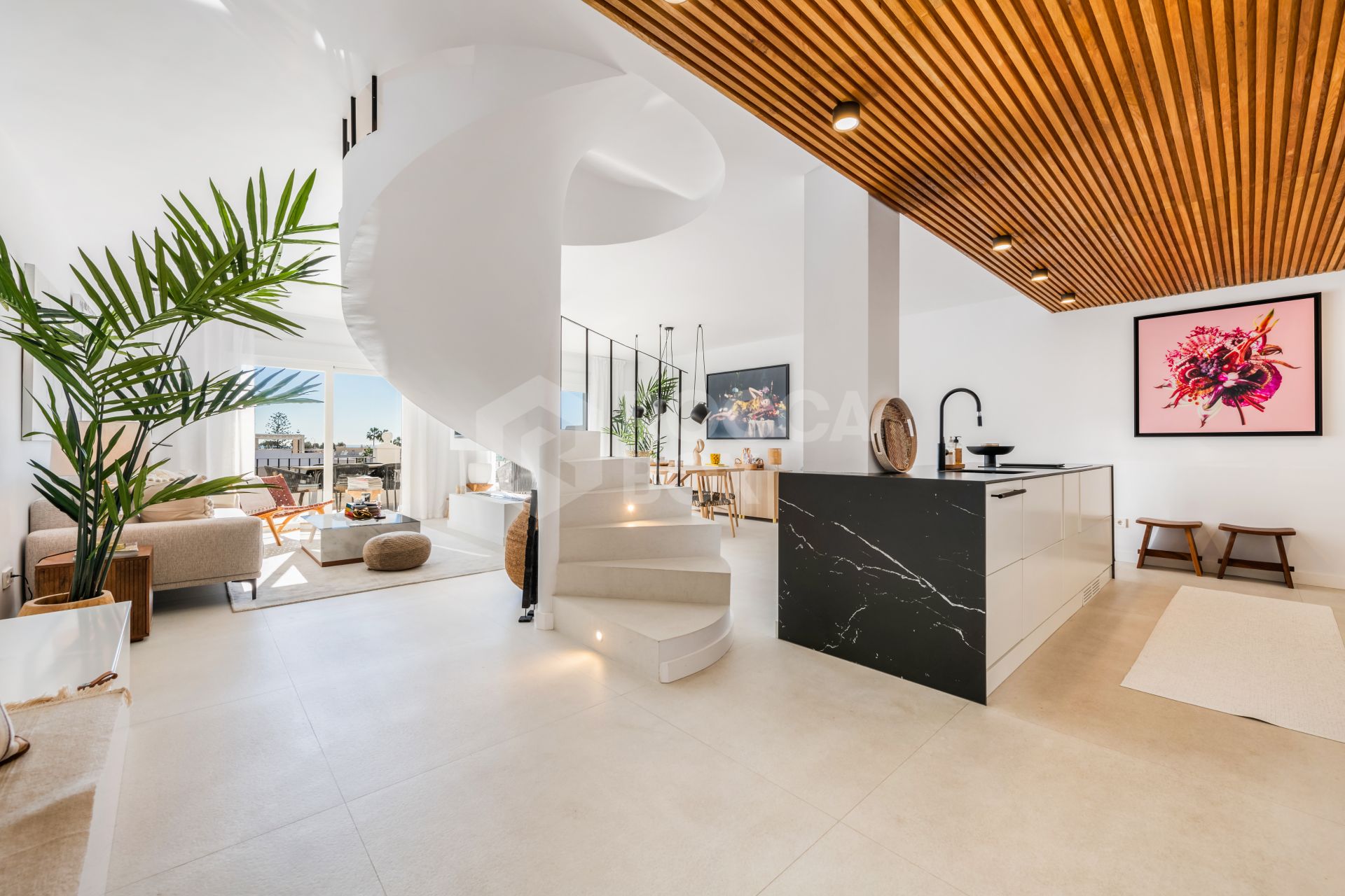 Luxurious Penthouse with Sea Views