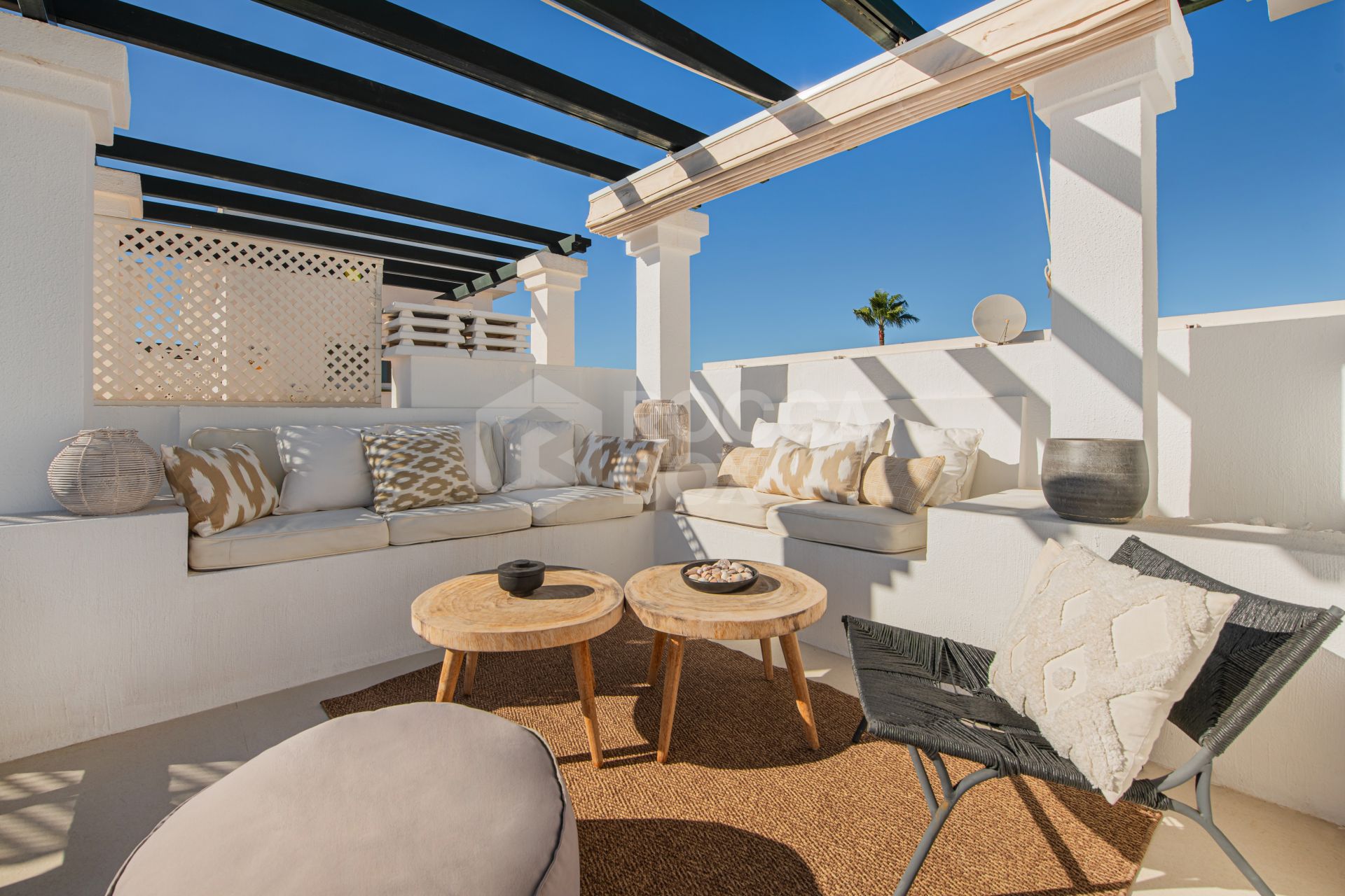 Luxurious Penthouse with Sea Views