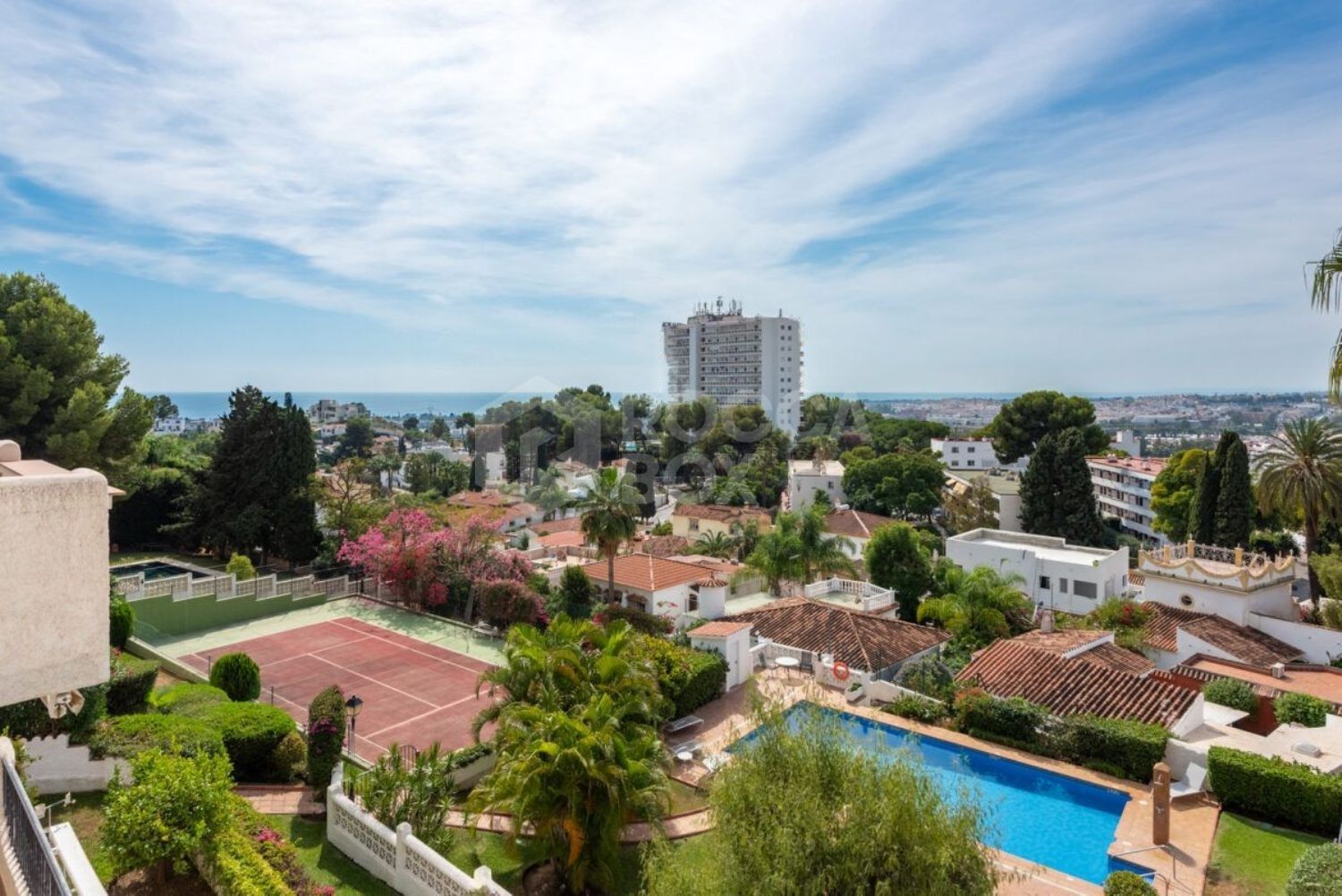 Penthouse with Stunning Views in Nueva Andalucia, Marbella