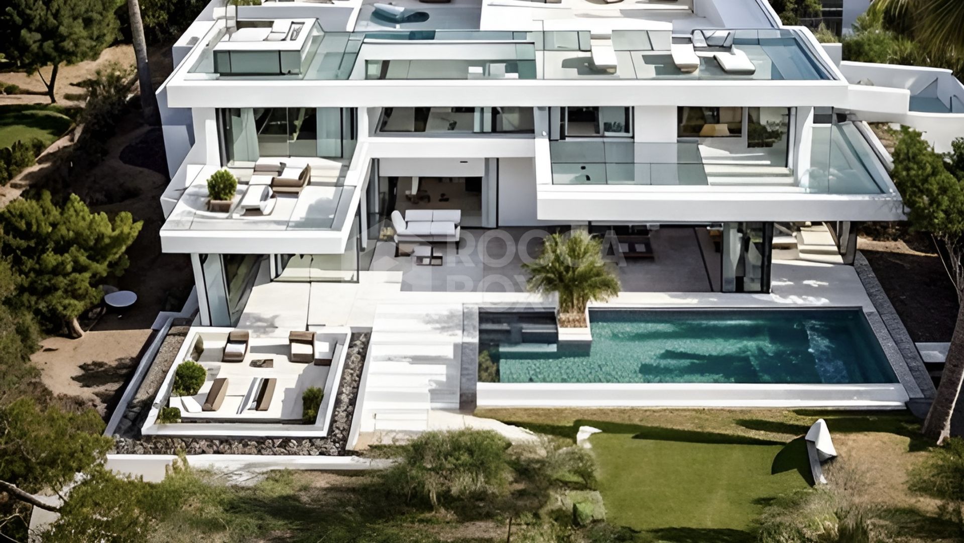 Stunning Modern Villa on the Prestigious Marbella Golden Mile