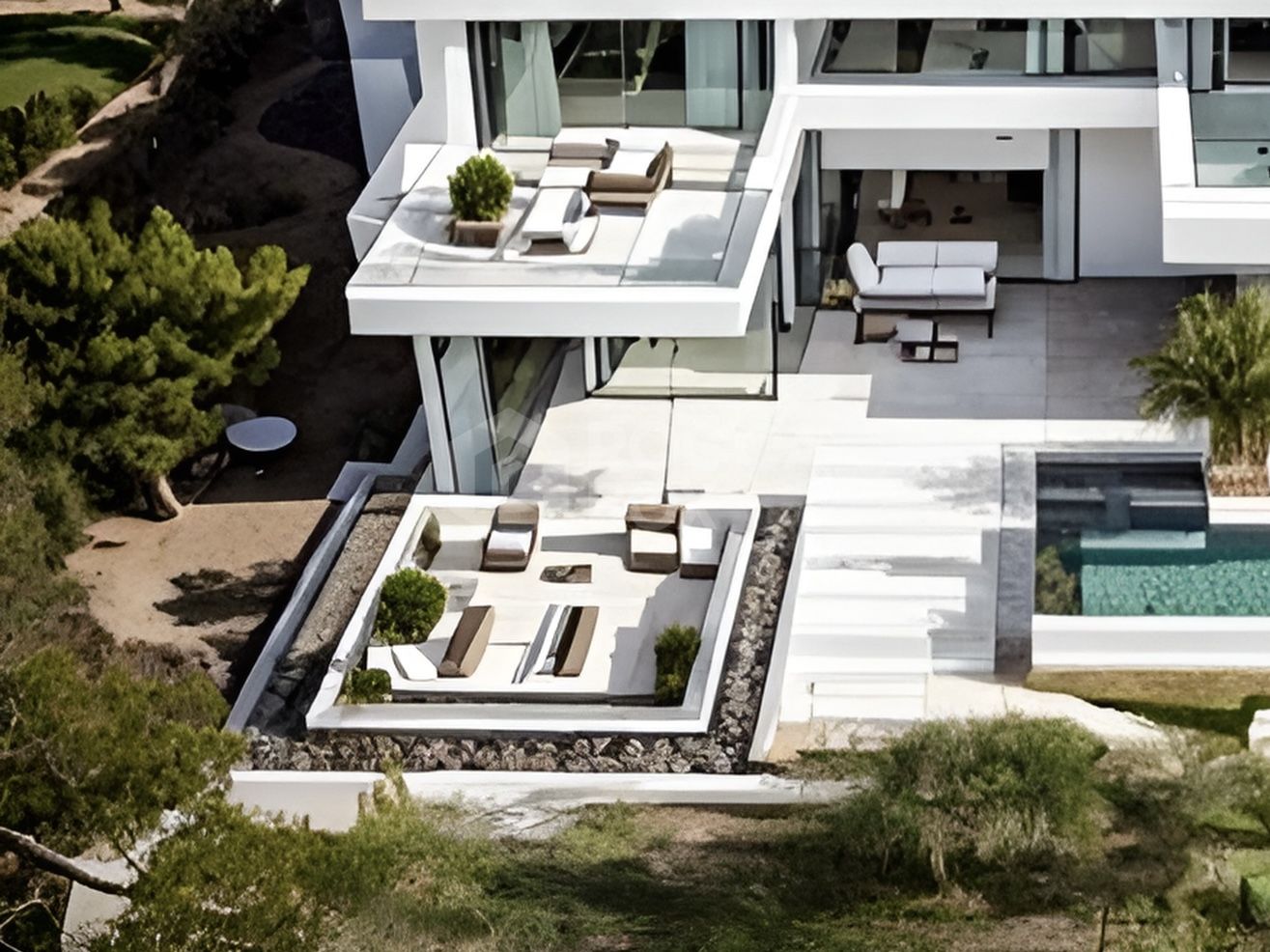 Stunning Modern Villa on the Prestigious Marbella Golden Mile