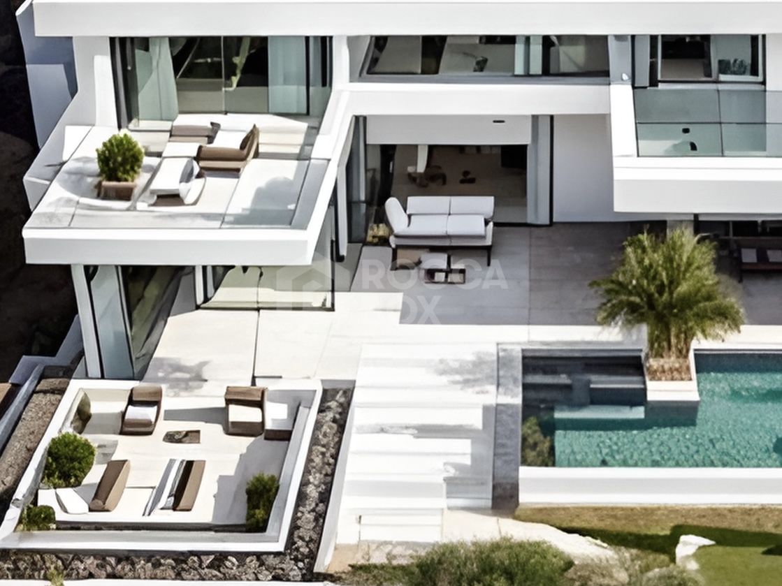 Stunning Modern Villa on the Prestigious Marbella Golden Mile