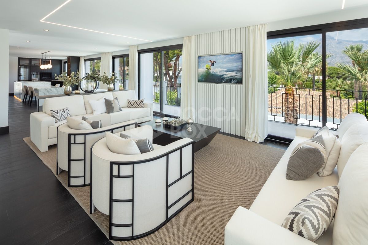 A Haven of Luxury with Golf Views, Private Pool, and Entertainment Oasis