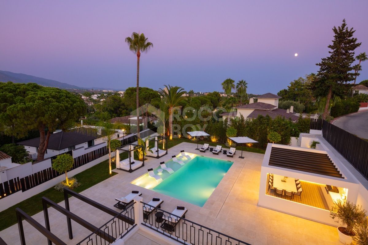 A Haven of Luxury with Golf Views, Private Pool, and Entertainment Oasis