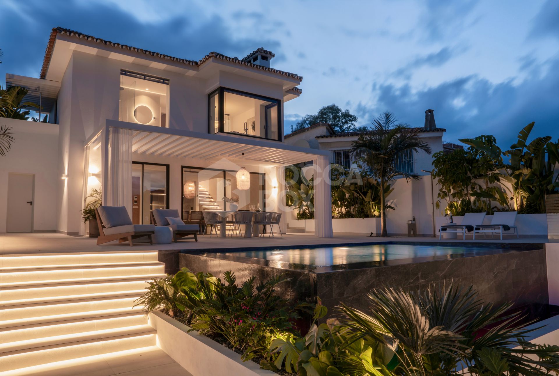 Exquisite 5-Bedroom Scandinavian Villa: A Haven of Elegance Steps from Puerto Banús