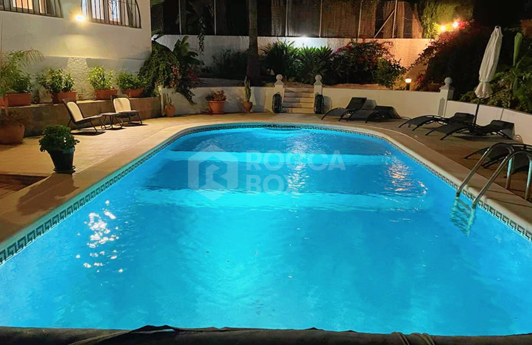 Villa for short term rent in Buenas Noches, Estepona West