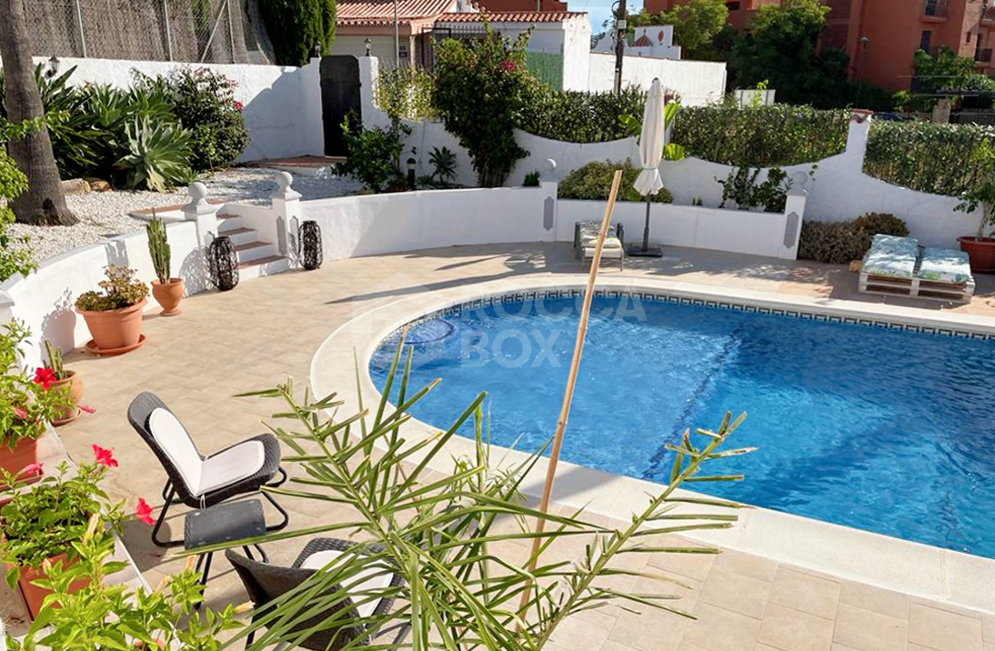 Villa for short term rent in Buenas Noches, Estepona West