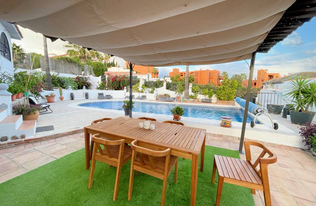 Villa for short term rent in Buenas Noches, Estepona West