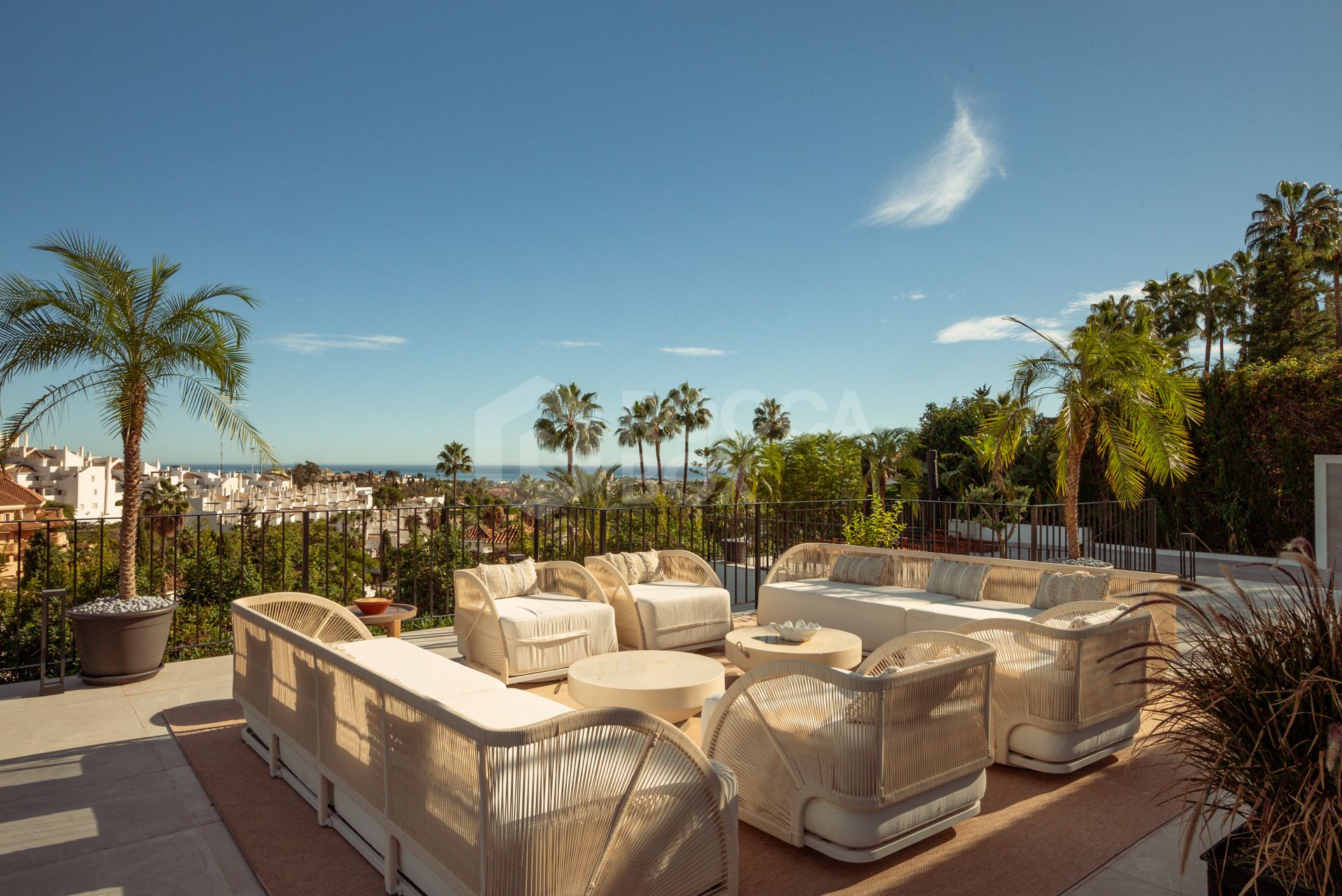 Sophisticated Elegance with Breathtaking Views: Villa in the Prestigious Golf Valley of Nueva Andalucía